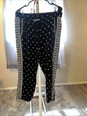 Old Navy Sz L soft boho black white drawstring pants